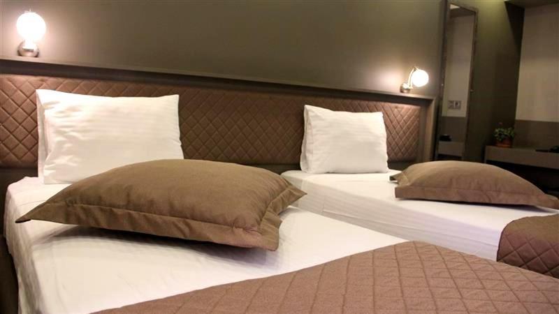 Tuerkeli Otel *